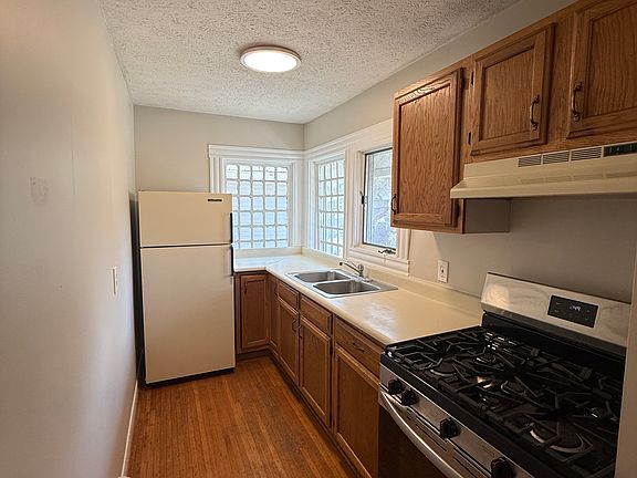 5th image of 18 Cambridge St Unit 2