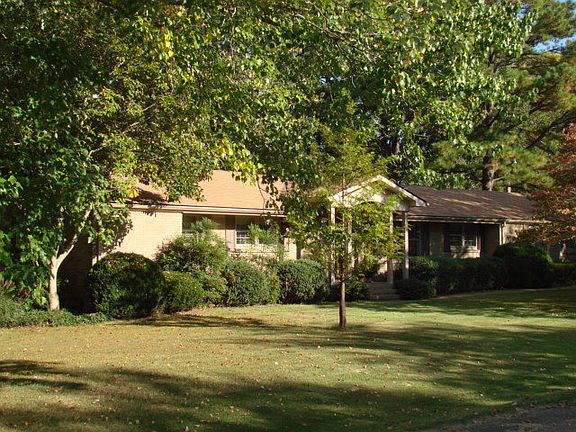 3rd image of 401 Jerome Dr