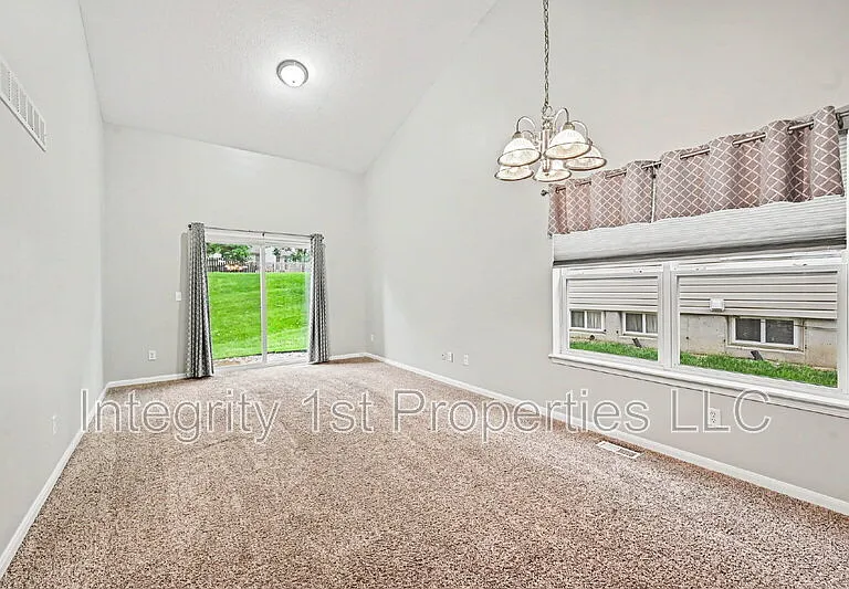 3630 NW 85th St — Photo 8