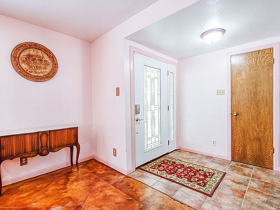 3rd image of 2618 Glendale Dr