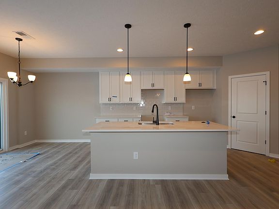 3rd image of 5512 Fawnsbury Ct