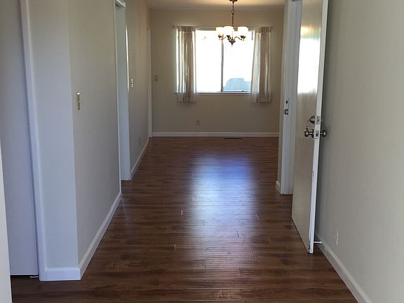 2nd image of 1288 E Fremont Trl