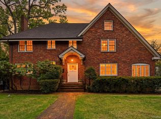 12 Little John Place, White Plains, NY