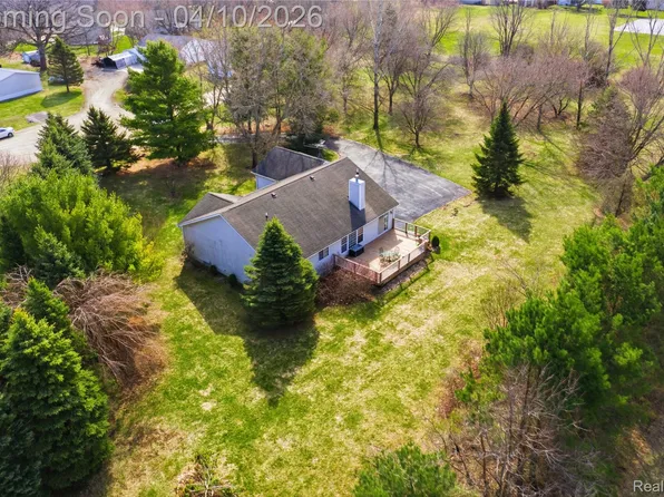 504 Overland Ct, Oxford, MI 48371