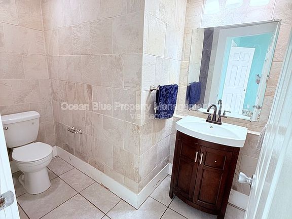 5th image of 316 W Columbus Dr APT 3