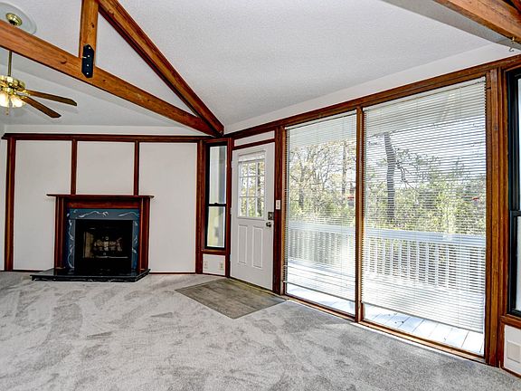 5th image of 742 Tall Oaks Ct.