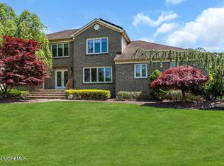 34 Mohawk Ln, Manalapan, NJ 07726