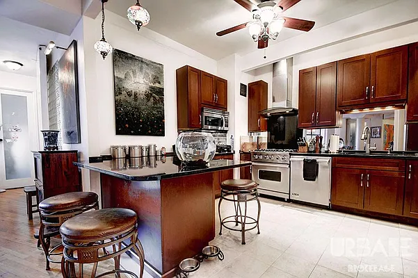 Rented by Urbane Brokerage | media 27
