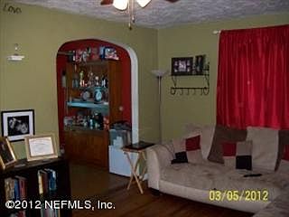 3rd image of 3372 Sunnybrook Ave S