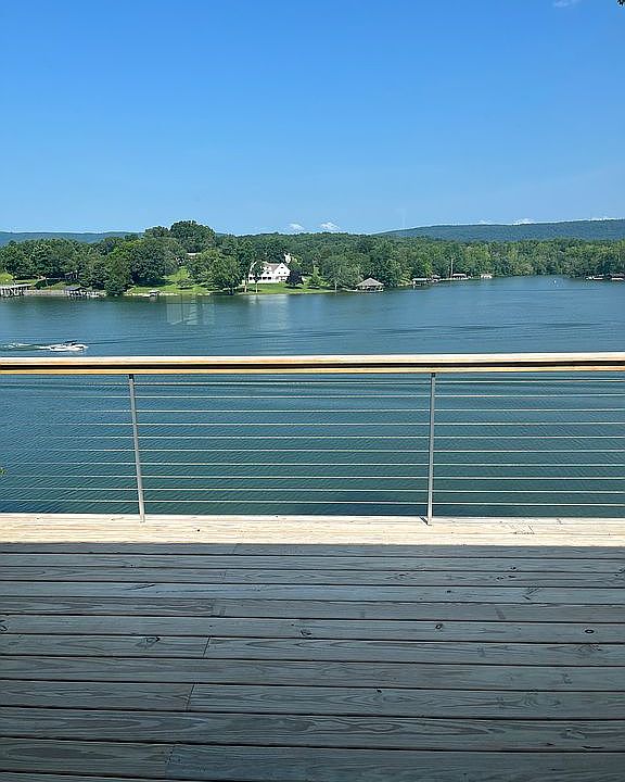 2nd image of 120 Spring Crossing Dr