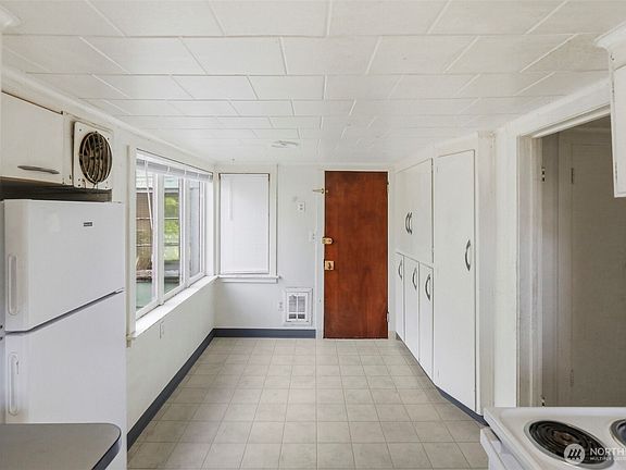 5th image of 1817 34th Street