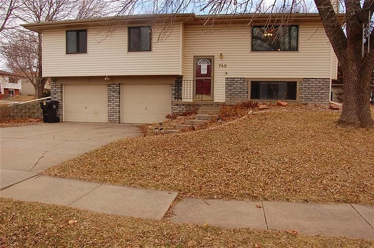 1st image of 740 W Beal St