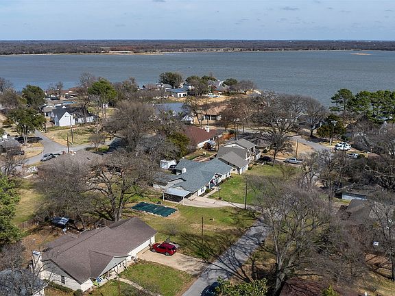 5th image of 18460 Hickory Cir