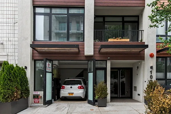 Sold by Compass | media 1