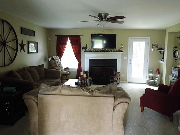 5th image of 134 Valerie Dr