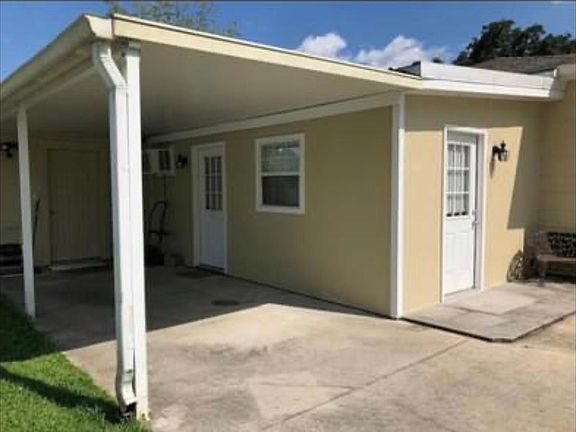 5th image of 101 Rosewood Dr