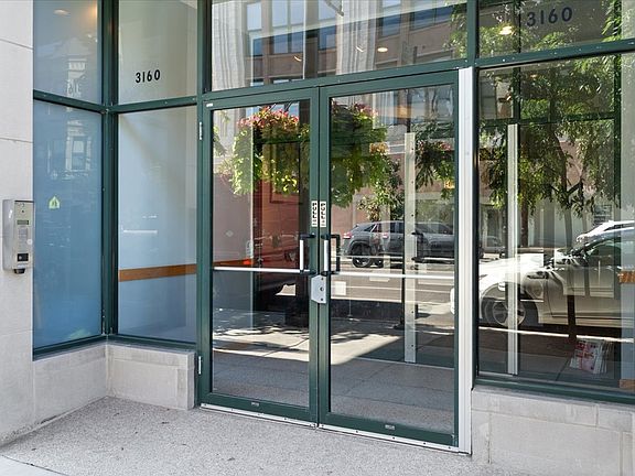 2nd image of 3160 N Lincoln Ave Unit 310
