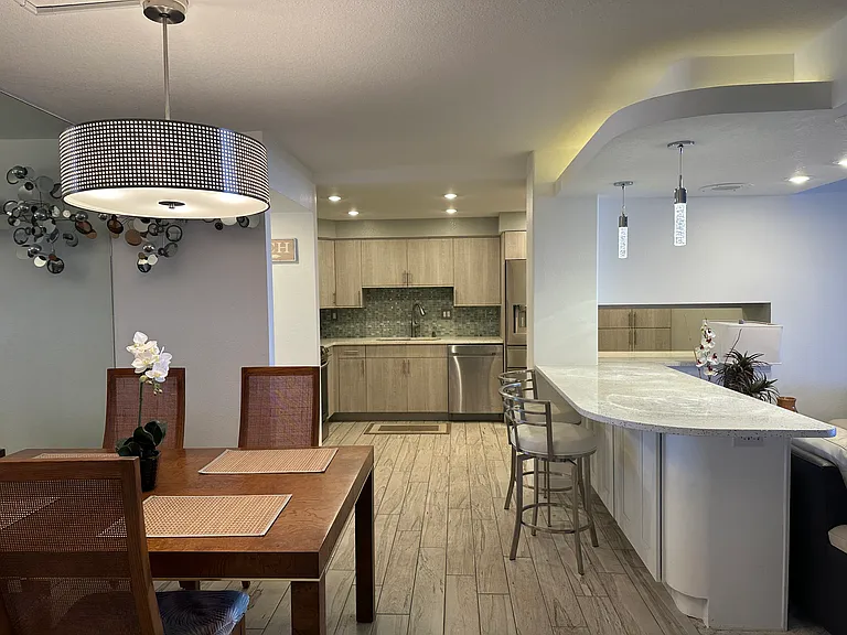 Dining & Kitchen