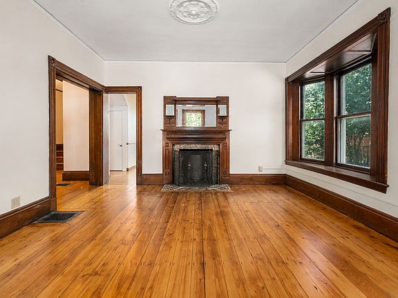 5th image of 48 Auburn St