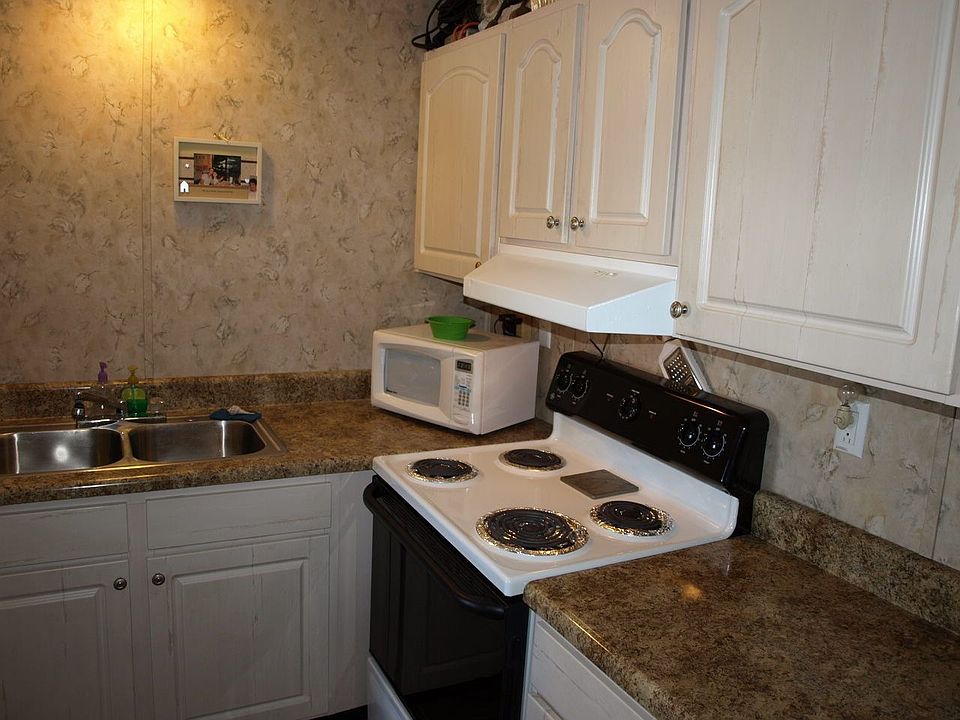 2nd image of 613 River Village Dr