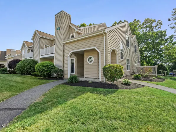 422 Hampton Place Boulevard, Troy, NY 12180