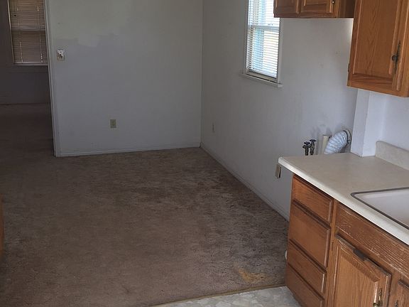 5th image of 803 S Louisiana St