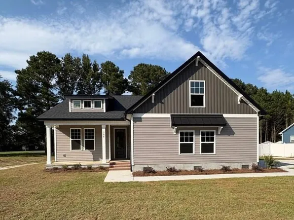 706 W Bridgers Street Ext, Burgaw, NC 28425