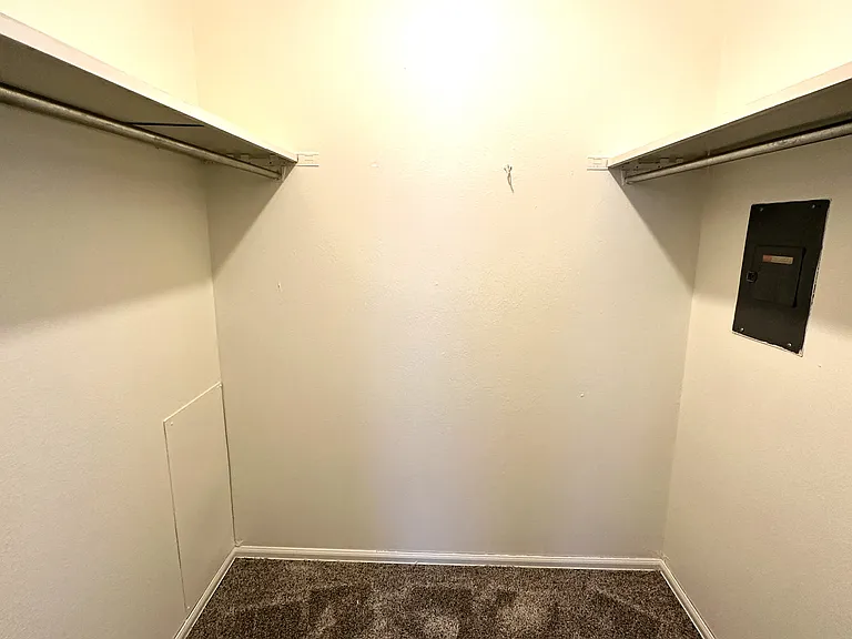 Walk in Closet