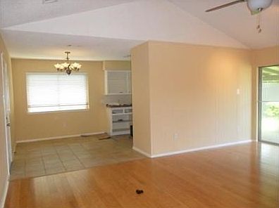 3rd image of 1711 Pine Knoll Dr