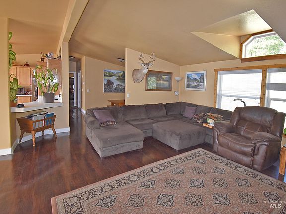 3rd image of 7206 Cavendish Hwy