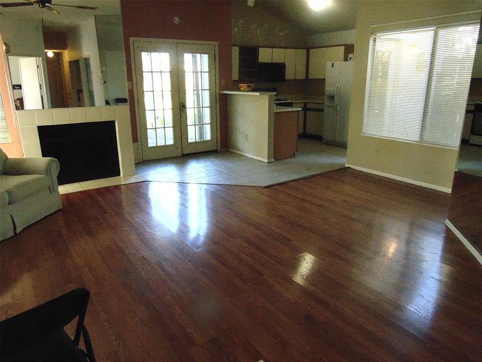 1st image of 17050 Littleglen Ln