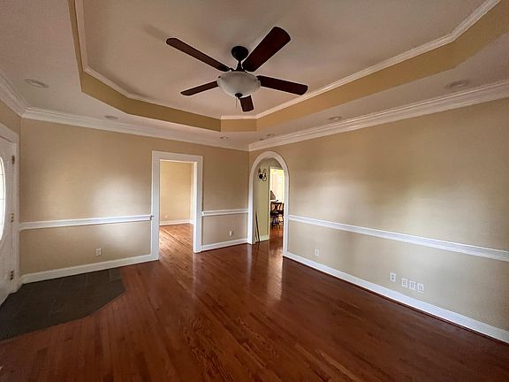 3rd image of 819 S South St