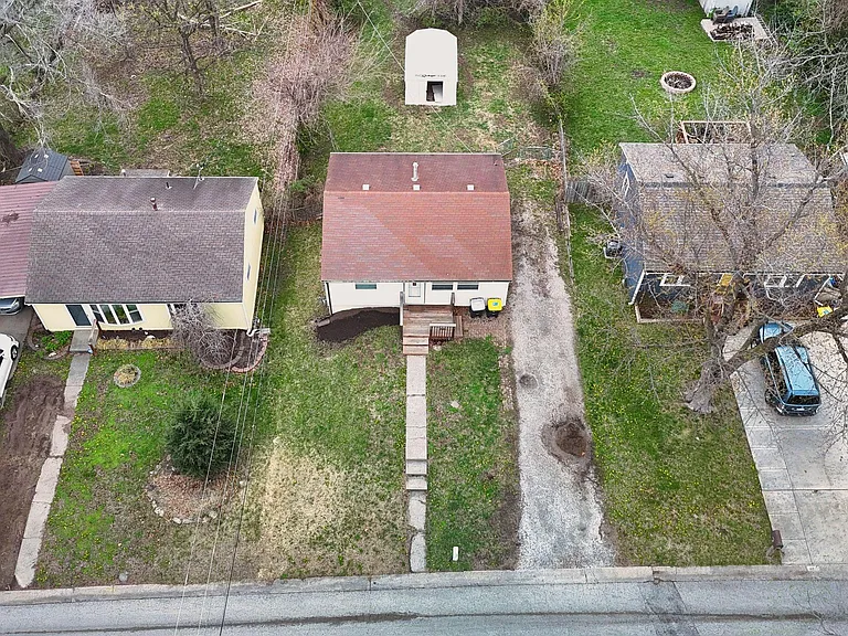 1108 NE 46th Ter — Photo 26