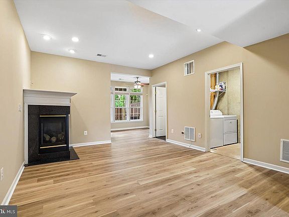 3rd image of 15042 Danehurst Cir