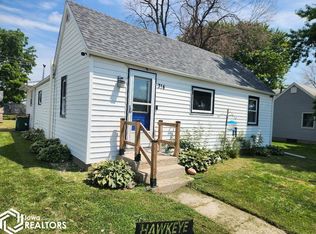 314 E 1st St, Kanawha, IA 50447