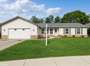 1930 N High Grove Ln, Palatine, IL 60074