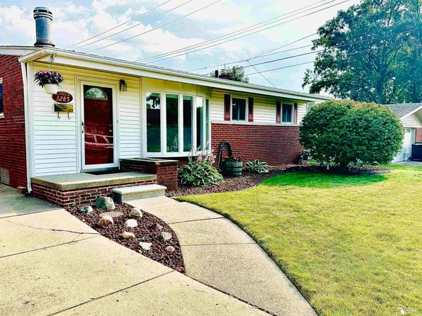 3285 Humber St, Trenton, MI 48183