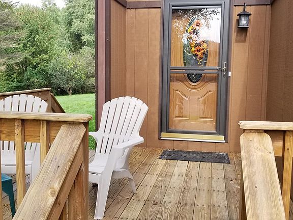 3rd image of 18 Carol Ct