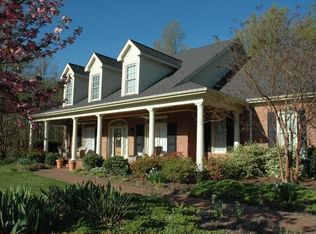 5601 Wildrose Dr, Greensboro, NC 27410