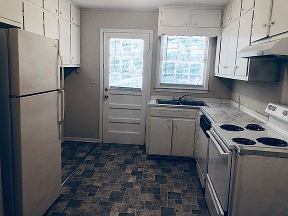 4th image of 20 Mary Ella Dr #A