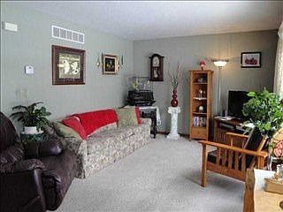 3rd image of 924 William Dr