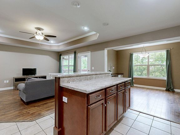 5th image of 284 Palm Hills Dr