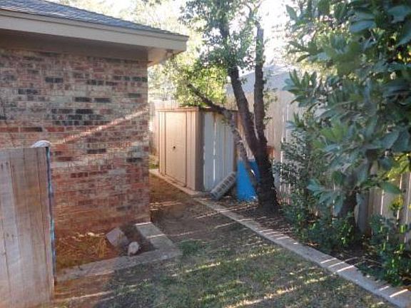 3rd image of 4613 Valleybrook Ln