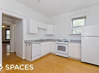 1015 W School St #2, Chicago, IL 60657