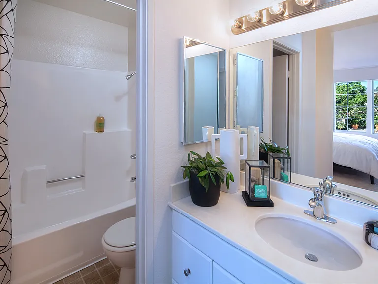 Rancho Maderas Apartment Homes — Photo 5