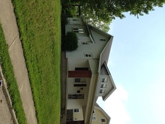 4th image of 136 E Maplewood Ave