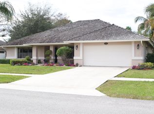1545 Grantham Dr, Wellington, FL 33414