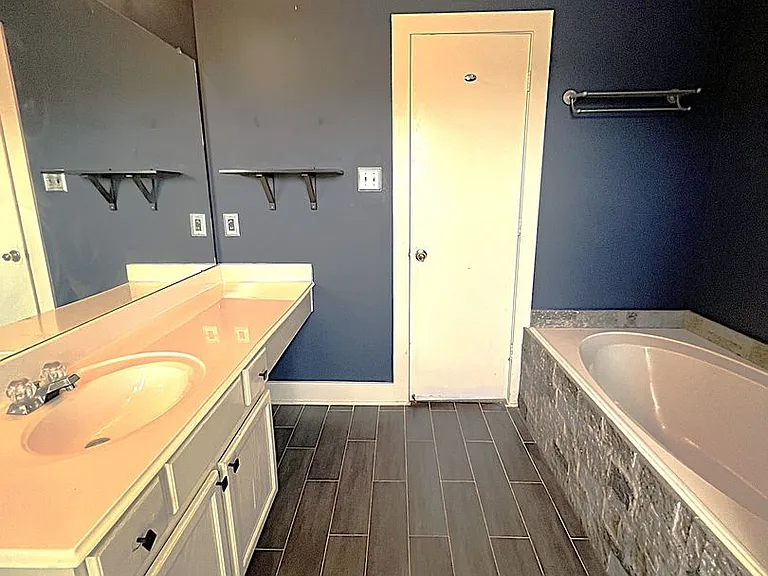 6819 Kingwood Glen Dr — Photo 23