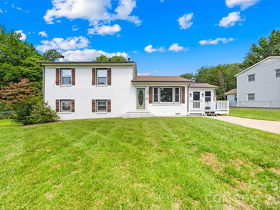 3rd image of 102 Wingate Dr