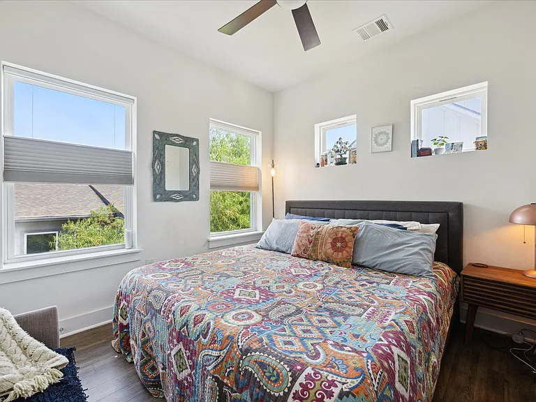 5006 Baker St #B — Photo 10